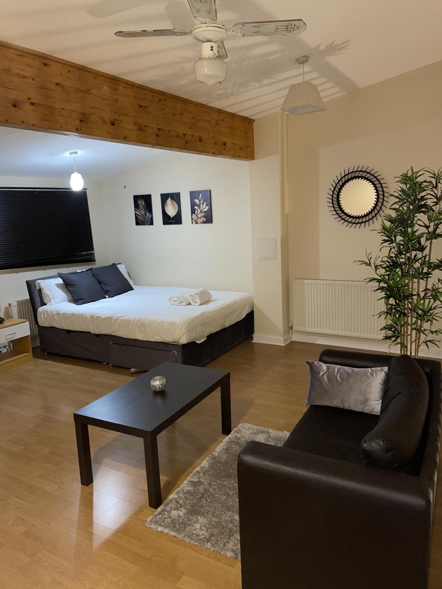 Luxury 2 Bed Apartment - Near Heathrow, Legoland, Windsor Σλόουθ Εξωτερικό φωτογραφία
