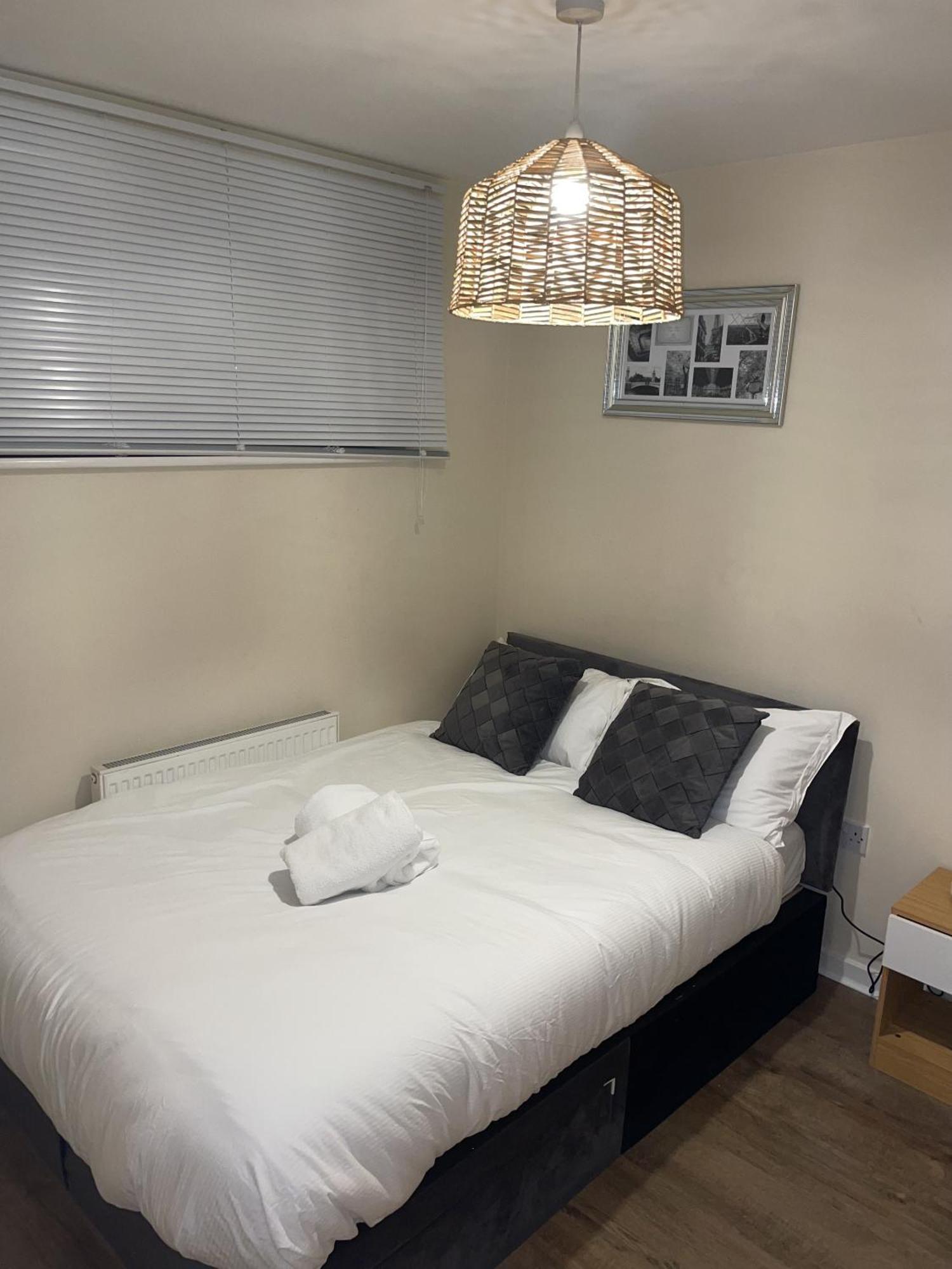 Luxury 2 Bed Apartment - Near Heathrow, Legoland, Windsor Σλόουθ Εξωτερικό φωτογραφία